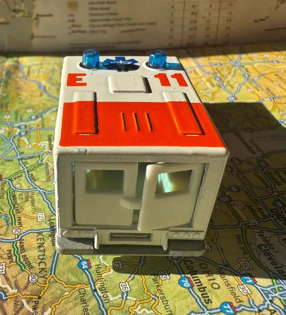 VINTAGE 1977 Matchbox Paramedics Ambulance Diecast Emergency Vehicle E 11